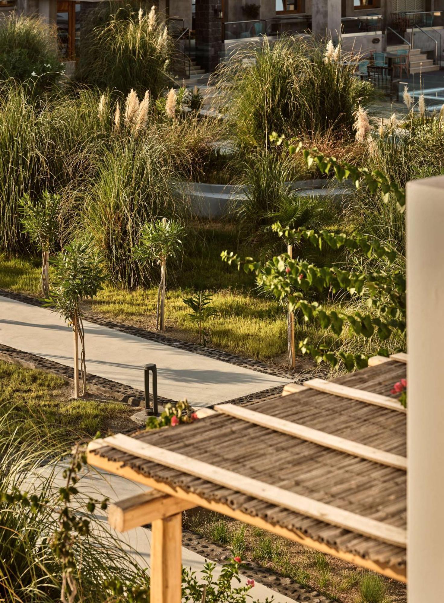 Resort Sea Breeze Santorini Resort, Curio By Hilton 5*