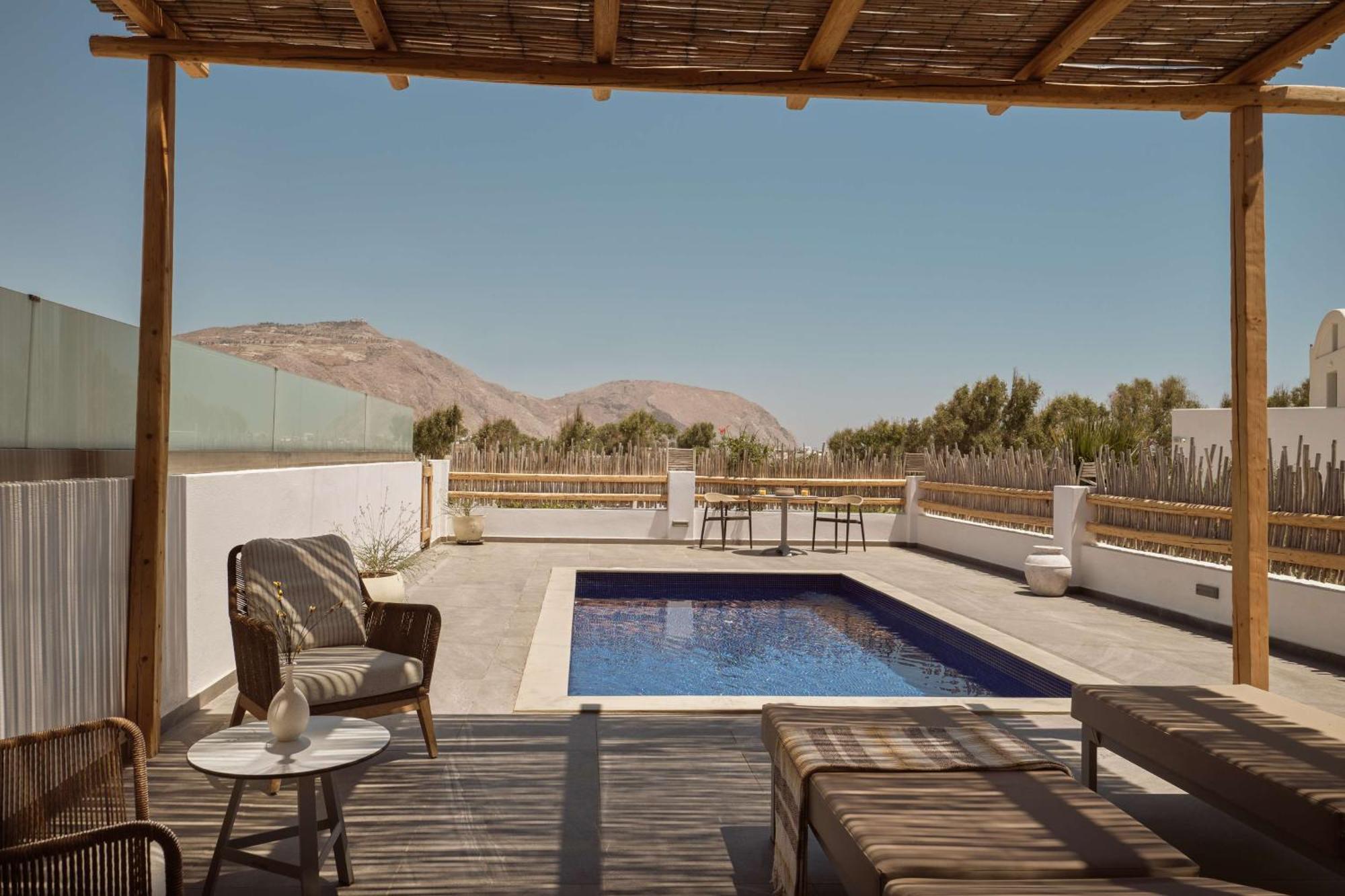 Sea Breeze Santorini Resort, Curio By Hilton 5* Agios Georgios (Santorini)