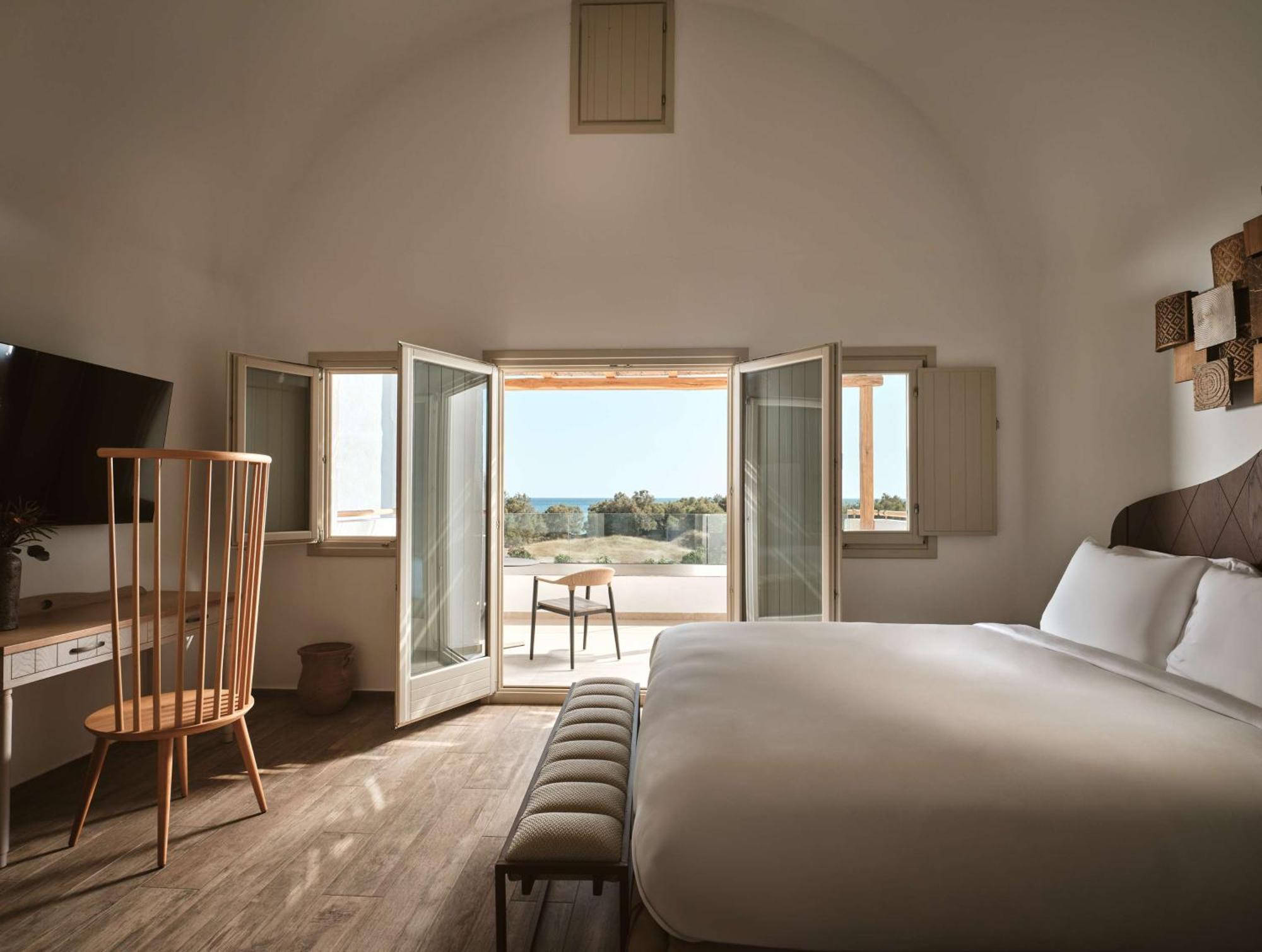 Sea Breeze Santorini Resort, Curio By Hilton 5* Agios Georgios (Santorini)